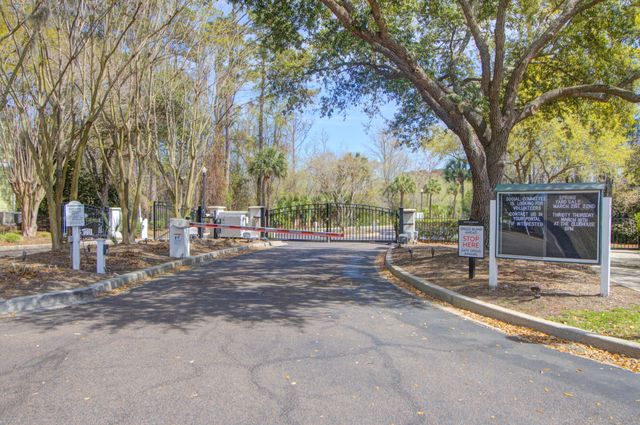 2315 Chatelain Way, Mount Pleasant, SC 29464