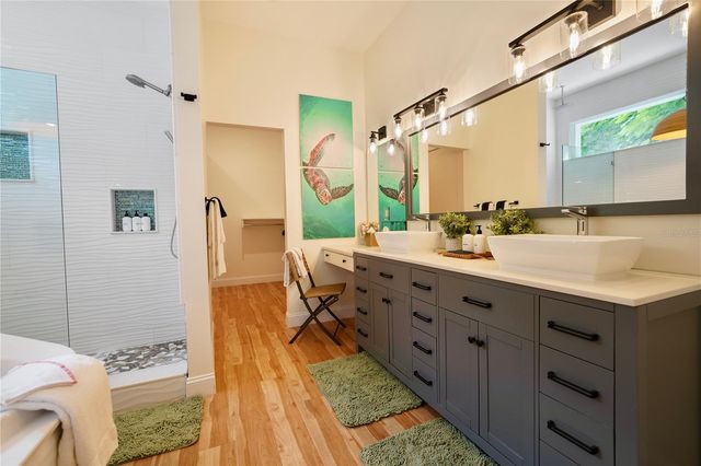 7701 40TH TERRACE N, St Petersburg, FL 33709