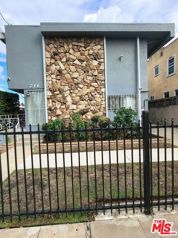 216 S Inglewood Avenue 4, Inglewood, CA 90301 — photo 2
