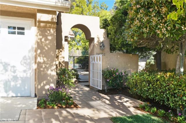 24751 Calle Largo, Calabasas, CA 91302