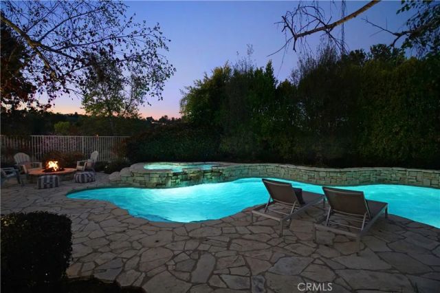 24751 Calle Largo, Calabasas, CA 91302