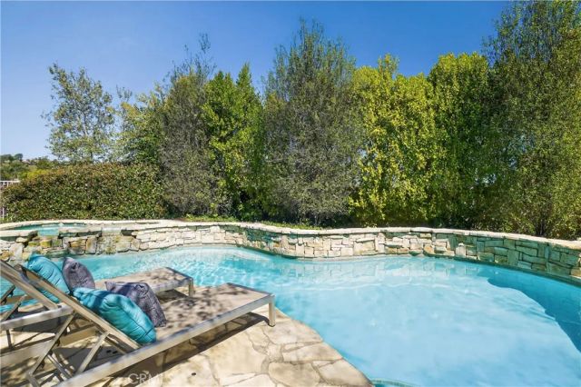 24751 Calle Largo, Calabasas, CA 91302