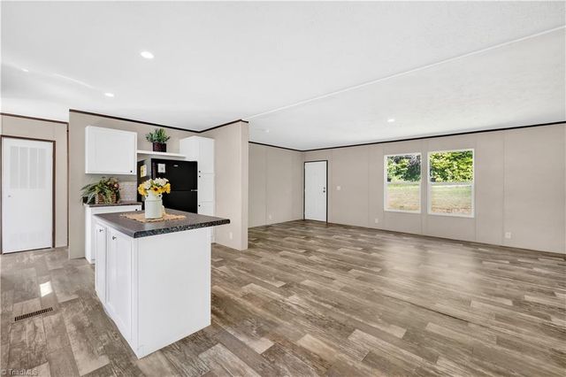 251 Center Lane, Thurmond, NC 28683