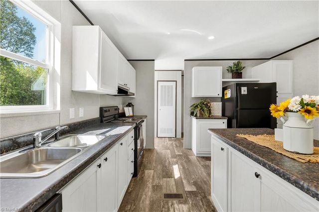 251 Center Lane, Thurmond, NC 28683