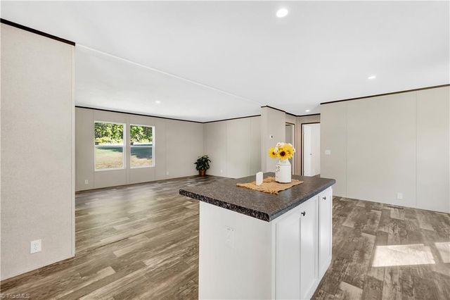 251 Center Lane, Thurmond, NC 28683