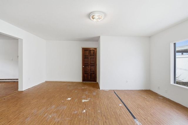 160 SW Creston Ave, Creston, WA 99117