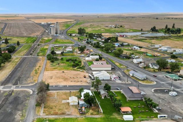 160 SW Creston Ave, Creston, WA 99117