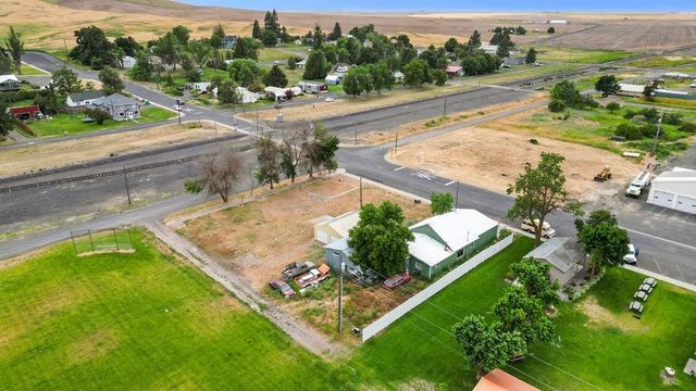 160 SW Creston Ave, Creston, WA 99117