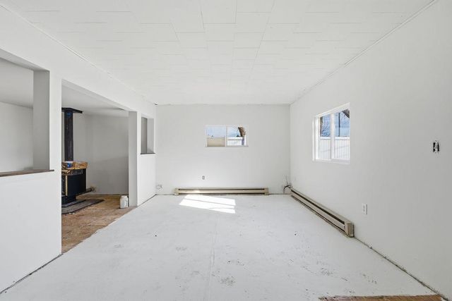 160 SW Creston Ave, Creston, WA 99117