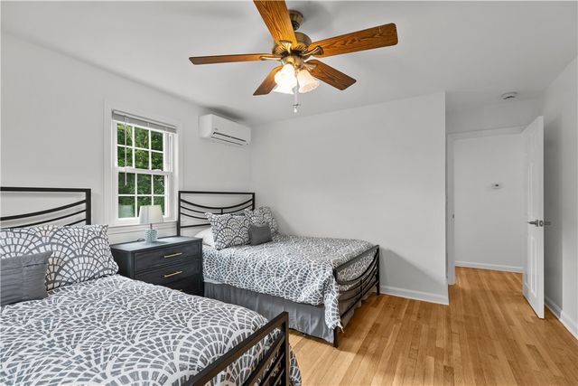 12 Granada Terrace, Middletown, RI 02842