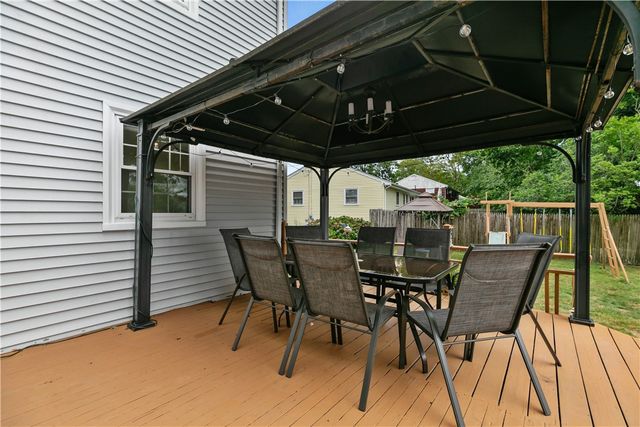 12 Granada Terrace, Middletown, RI 02842