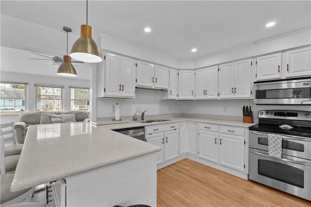 12 Granada Terrace, Middletown, RI 02842