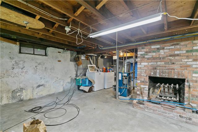 12 Granada Terrace, Middletown, RI 02842