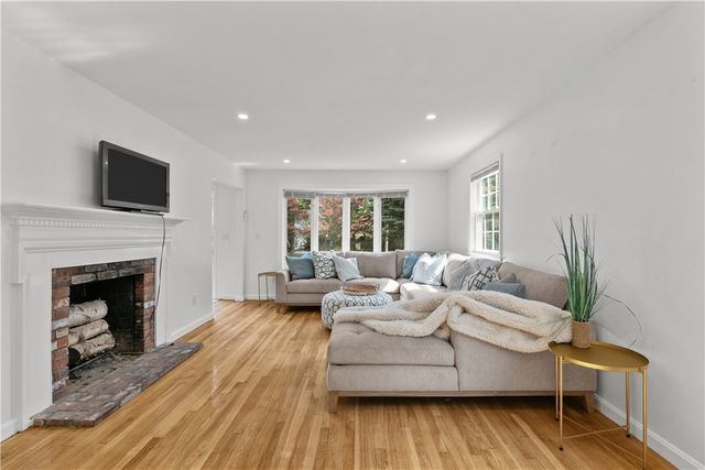 12 Granada Terrace, Middletown, RI 02842