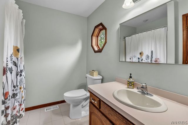 6021 Quaker Hollow Crescent 4, Orchard Park, NY 14127