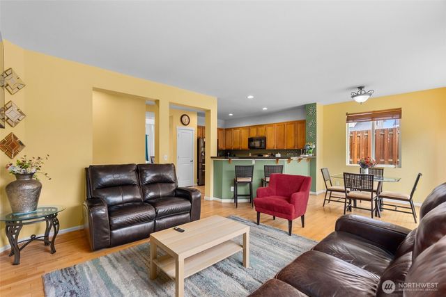 2203 164th Avenue E, Lake Tapps, WA 98391