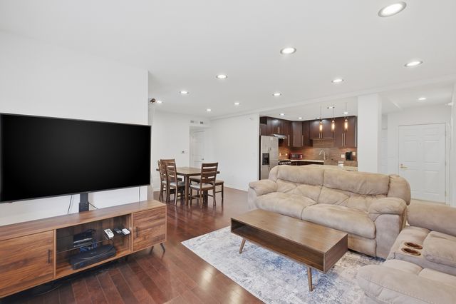 1649 Ashland Avenue 501, Des Plaines, IL 60016