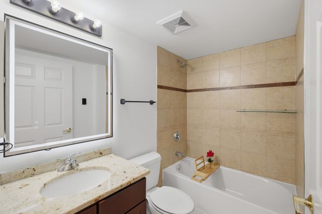 1649 Ashland Avenue 501, Des Plaines, IL 60016