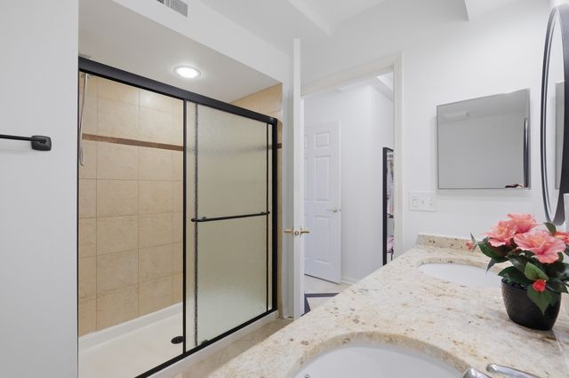 1649 Ashland Avenue 501, Des Plaines, IL 60016