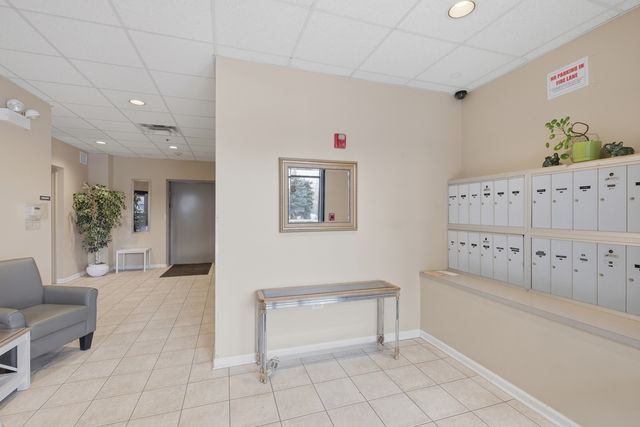 1649 Ashland Avenue 501, Des Plaines, IL 60016