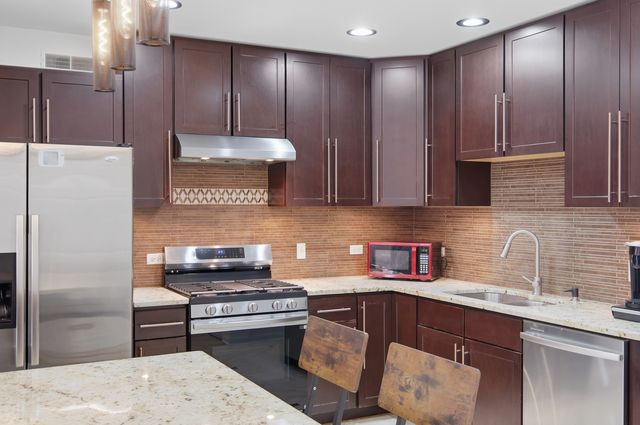 1649 Ashland Avenue 501, Des Plaines, IL 60016