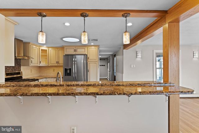 1561 VESTA DR, Harrisburg, PA 17112