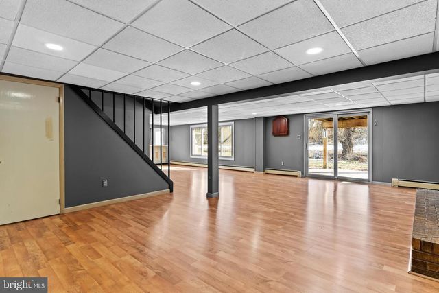 1561 VESTA DR, Harrisburg, PA 17112