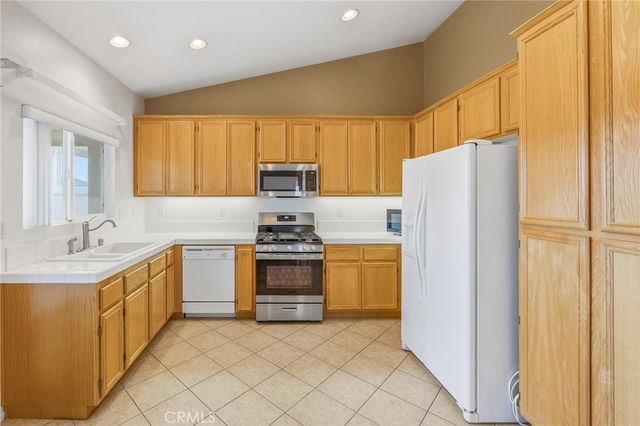 2880 Rainbow Lane, Banning, CA 92220