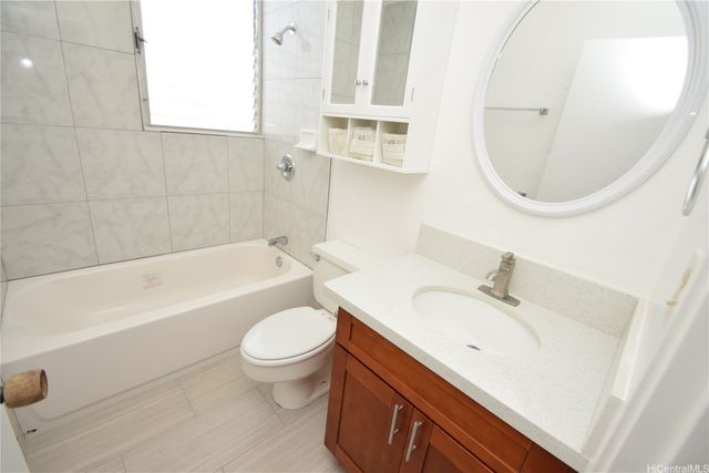 3045 Ala Napuaa Place 1520, Honolulu, HI 96818