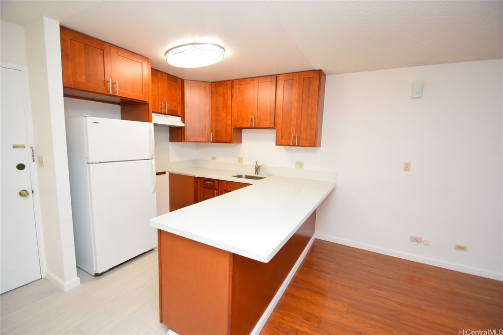 3045 Ala Napuaa Place 1520, Honolulu, HI 96818
