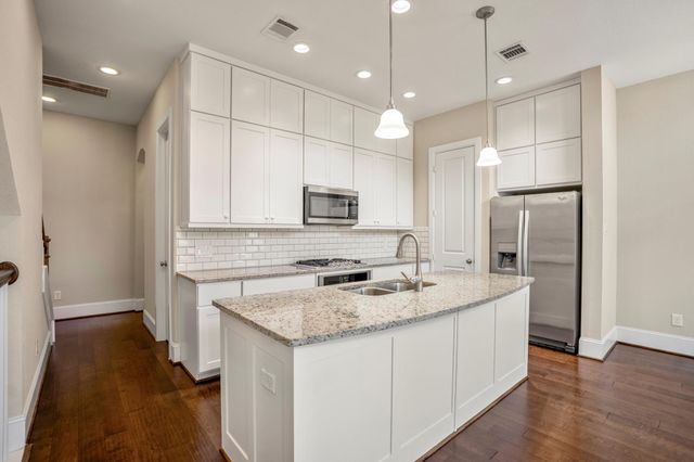 11005 Acorn Falls Drive, Houston, TX 77043