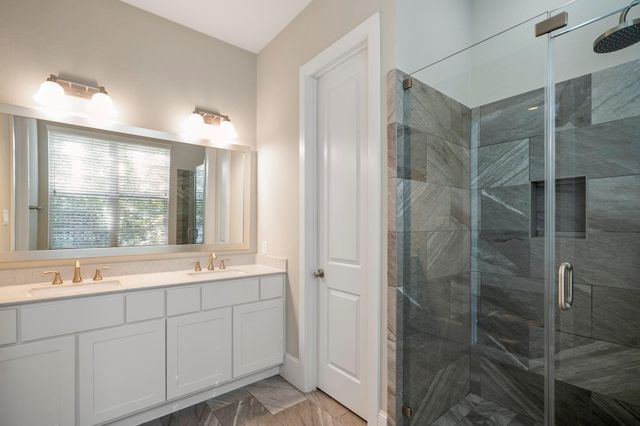 11005 Acorn Falls Drive, Houston, TX 77043