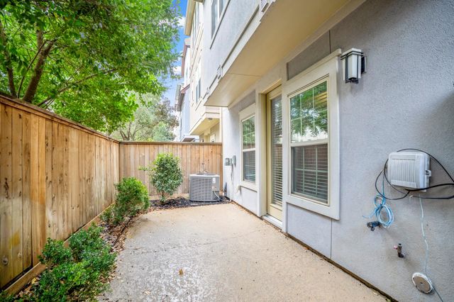 11005 Acorn Falls Drive, Houston, TX 77043