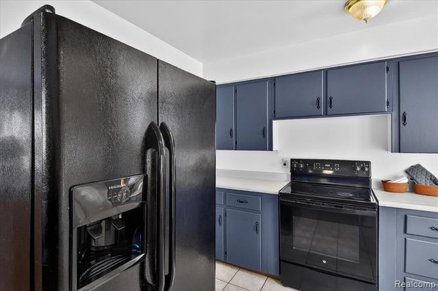 47816 Jefferson Avenue, Chesterfield, MI 48047