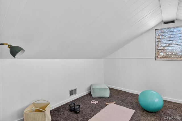 47816 Jefferson Avenue, Chesterfield, MI 48047