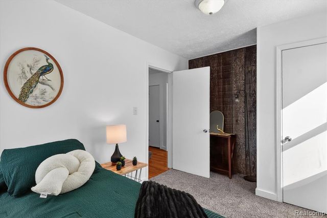 47816 Jefferson Avenue, Chesterfield, MI 48047