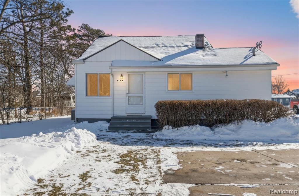 47816 Jefferson Avenue, Chesterfield, MI 48047