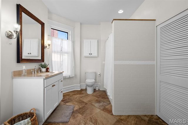 6046 Westminster Place, St Louis, MO 63112