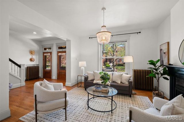 6046 Westminster Place, St Louis, MO 63112