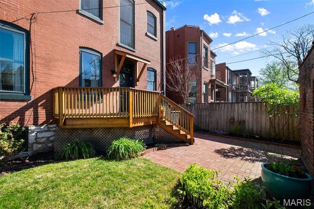 6046 Westminster Place, St Louis, MO 63112