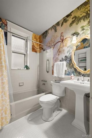 6046 Westminster Place, St Louis, MO 63112