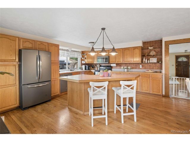8352 Yarrow Ct, Arvada, CO 80005