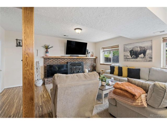 8352 Yarrow Ct, Arvada, CO 80005