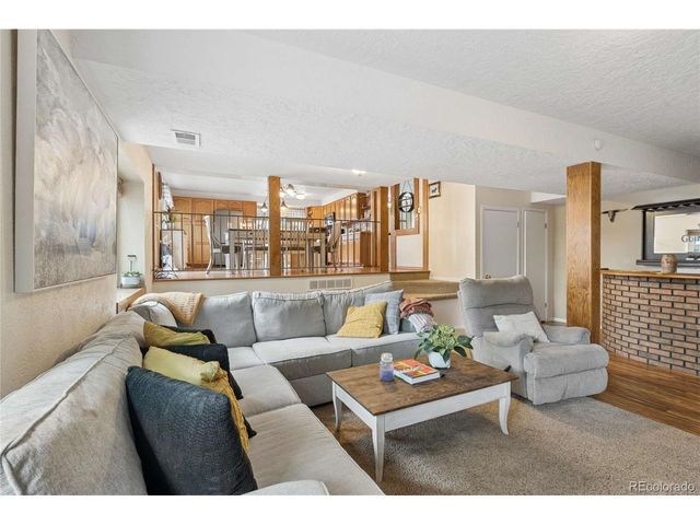 8352 Yarrow Ct, Arvada, CO 80005
