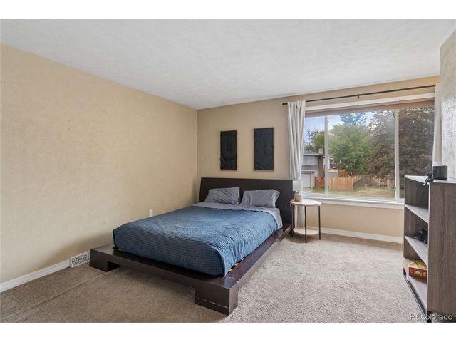 8352 Yarrow Ct, Arvada, CO 80005