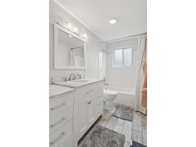 8352 Yarrow Ct, Arvada, CO 80005