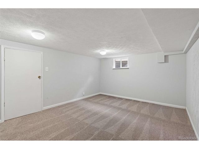 8352 Yarrow Ct, Arvada, CO 80005