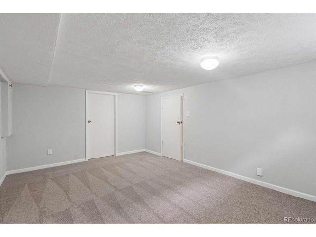 8352 Yarrow Ct, Arvada, CO 80005