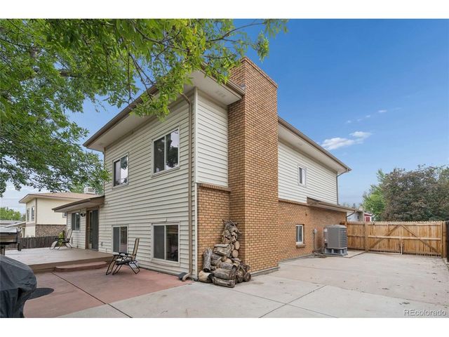 8352 Yarrow Ct, Arvada, CO 80005