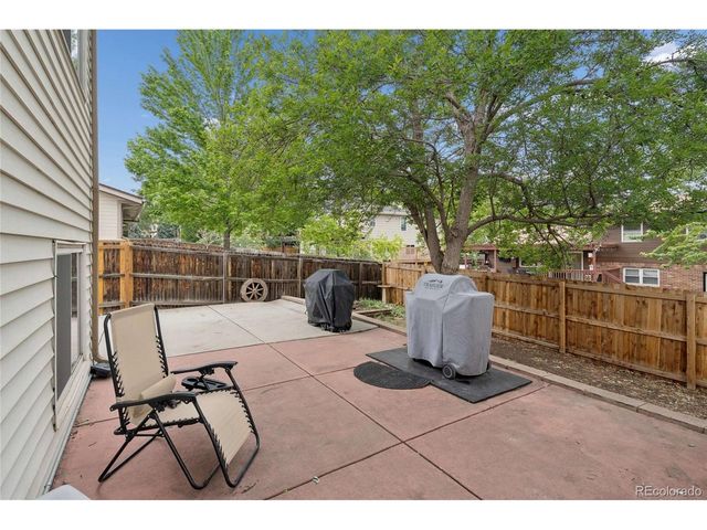 8352 Yarrow Ct, Arvada, CO 80005